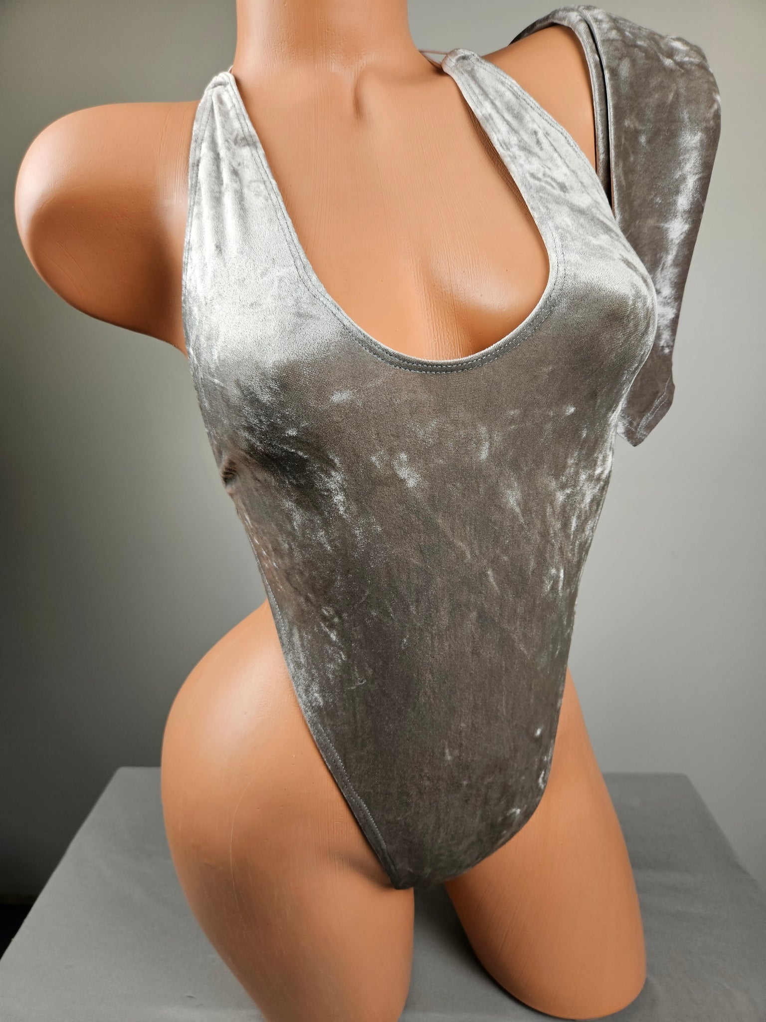 String Back Monokini w/ Matching Arm Warmers
